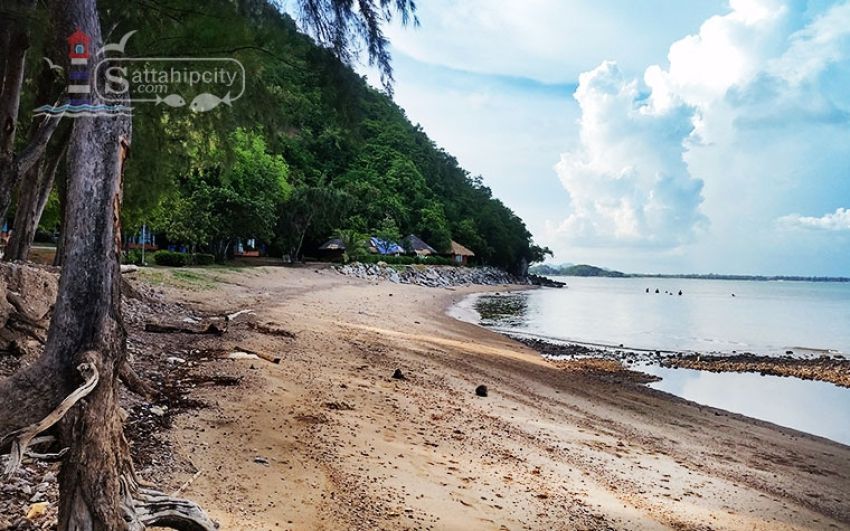 บ้านพักริมทะเลหาดน้ำหนาว แสมสาร